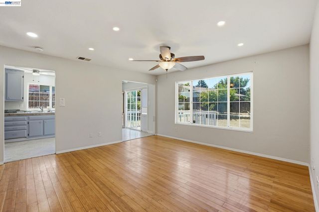 1087 Jensen Dr, Pittsburg, CA 94565