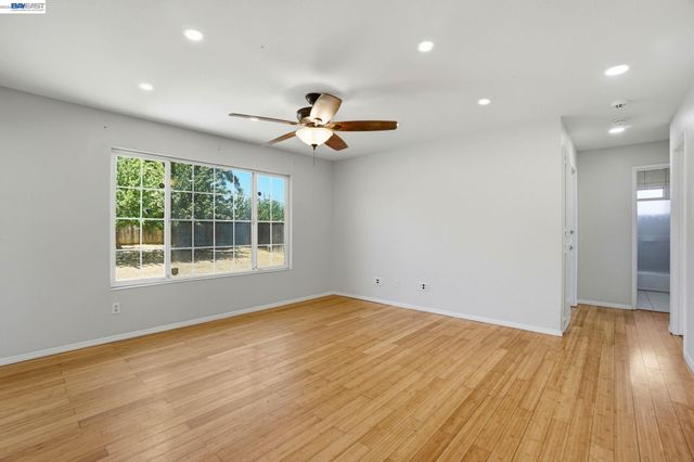 1087 Jensen Dr, Pittsburg, CA 94565