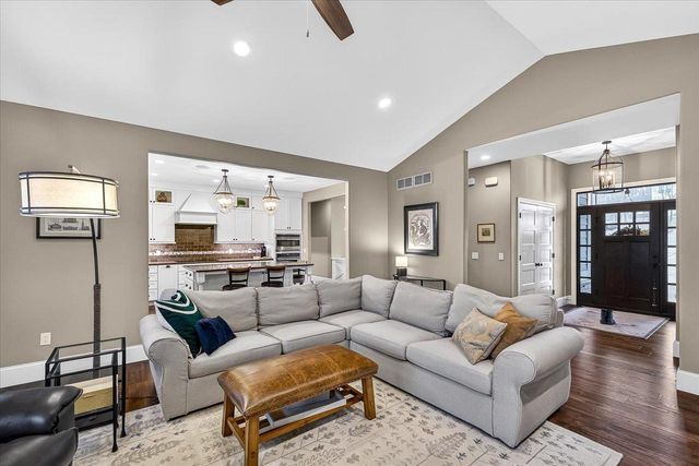 3167 Woodhill Circle, Verona, WI 53593