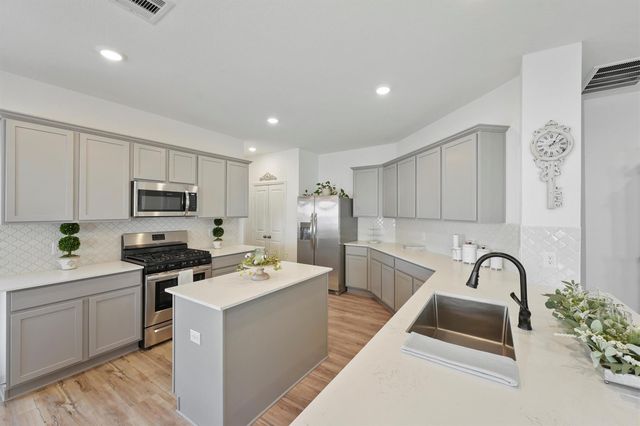 9310 Pavonia Fawn Drive, Baytown, TX 77521