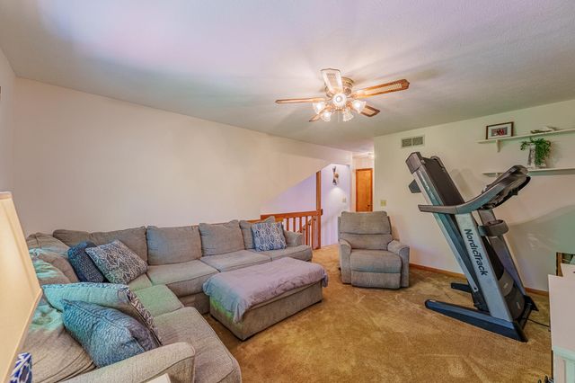 333 Green Oak Drive 333 Green Oak Drive, Troy, OH 45373