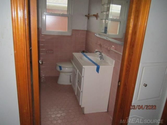 22623 Barton Street, St Clair Shores, MI 48081