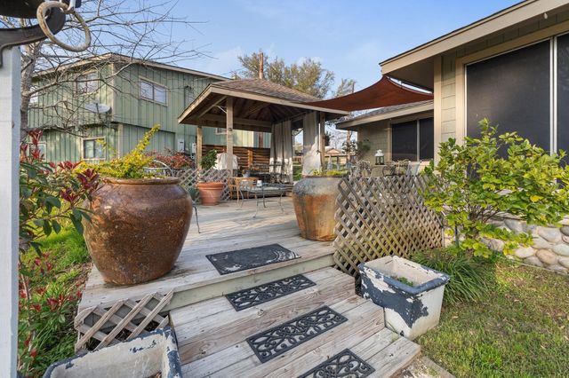 308 Indian Shore, Livingston, TX 77351