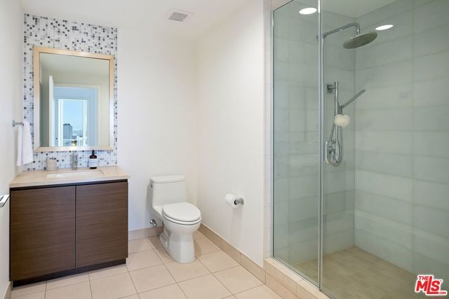 900 W Olympic Boulevard 49C, Los Angeles, CA 90015