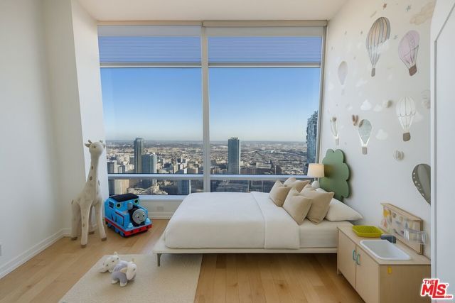 900 W Olympic Boulevard 49C, Los Angeles, CA 90015