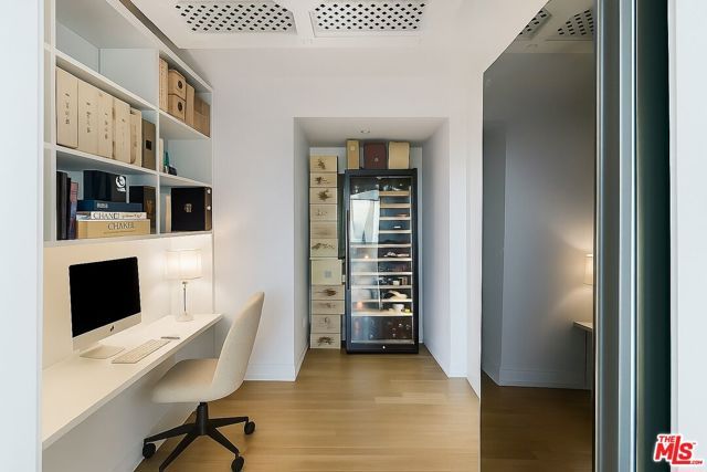 900 W Olympic Boulevard 49C, Los Angeles, CA 90015