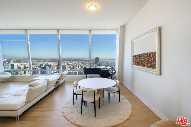 900 W Olympic Boulevard 49C, Los Angeles, CA 90015