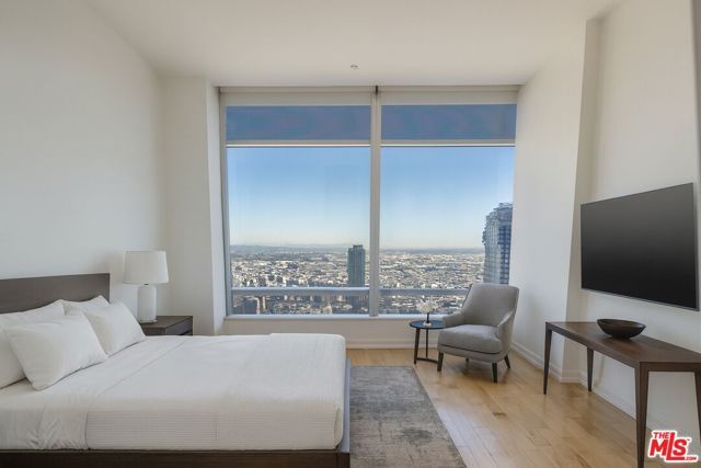 900 W Olympic Boulevard 49C, Los Angeles, CA 90015