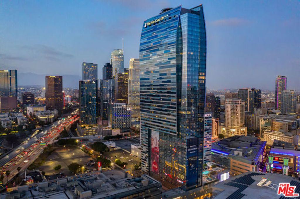 900 W Olympic Boulevard 49C, Los Angeles, CA 90015