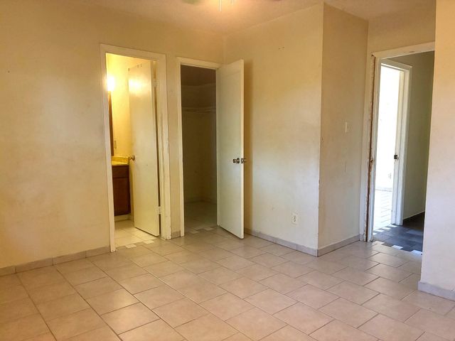 902 Sirocco DR B, Austin, TX 78745