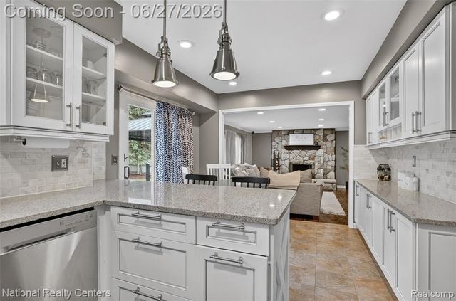 19682 Stamford Drive, Livonia, MI 48152