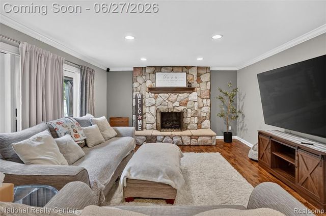 19682 Stamford Drive, Livonia, MI 48152