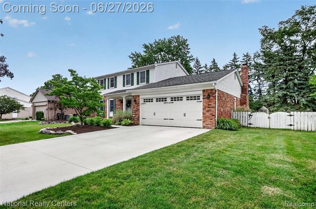 19682 Stamford Drive, Livonia, MI 48152