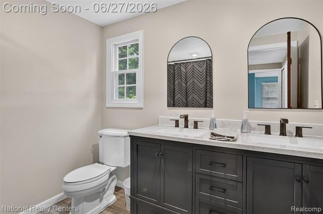 19682 Stamford Drive, Livonia, MI 48152