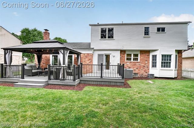 19682 Stamford Drive, Livonia, MI 48152