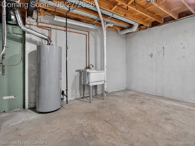 19682 Stamford Drive, Livonia, MI 48152