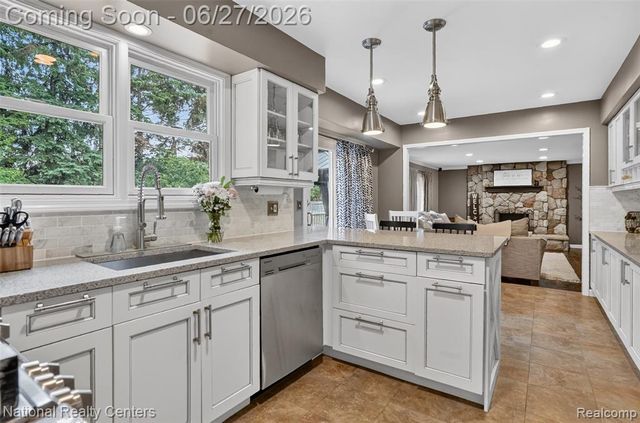 19682 Stamford Drive, Livonia, MI 48152