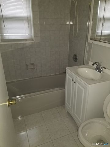 239 Cherry Hill Drive 1A, Bridgeport, CT 06606