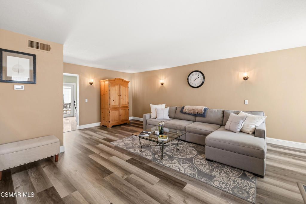 345 Jeremiah Drive E, Simi Valley, CA 93065 — photo 4