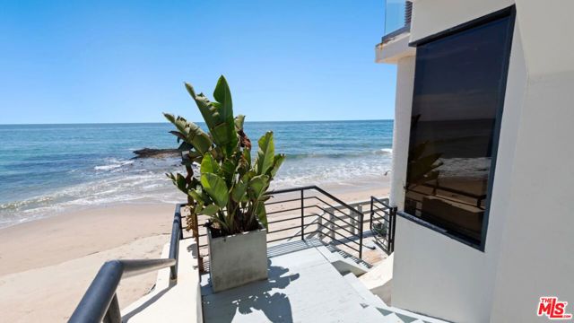 25252 Malibu Road Upper Unit, Malibu, CA 90265