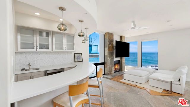 25252 Malibu Road Upper Unit, Malibu, CA 90265