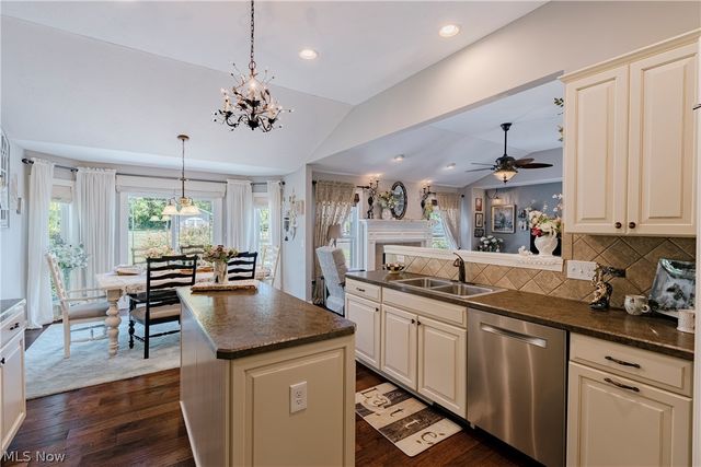 5423 Charleston Drive, Valley City, OH 44280
