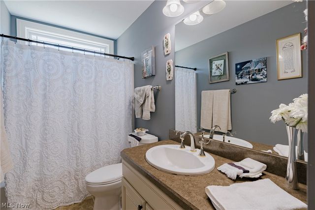 5423 Charleston Drive, Valley City, OH 44280