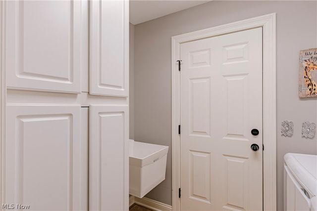 5423 Charleston Drive, Valley City, OH 44280