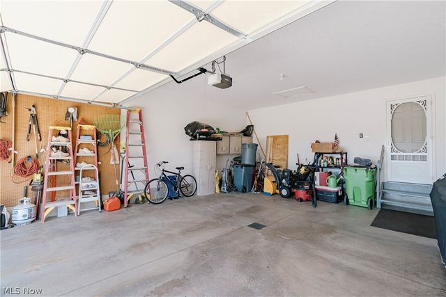 5423 Charleston Drive, Valley City, OH 44280