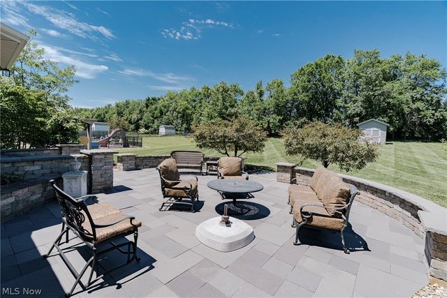 5423 Charleston Drive, Valley City, OH 44280