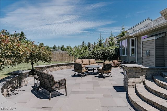 5423 Charleston Drive, Valley City, OH 44280