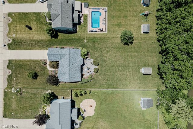 5423 Charleston Drive, Valley City, OH 44280