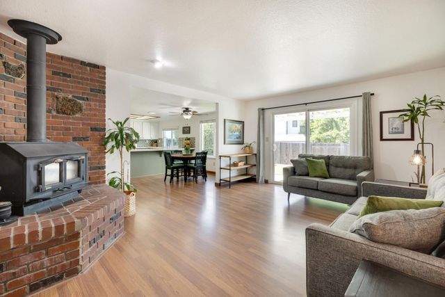 120 Puffer Way, Folsom, CA 95630