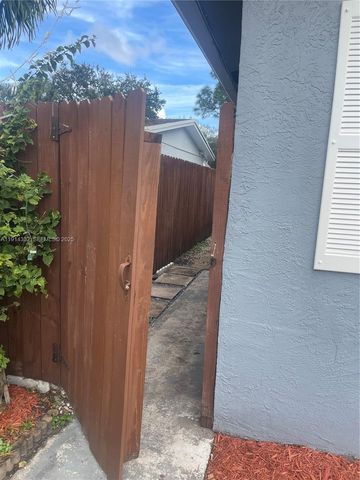 428 NW 16th Ave, Fort Lauderdale, FL 33311