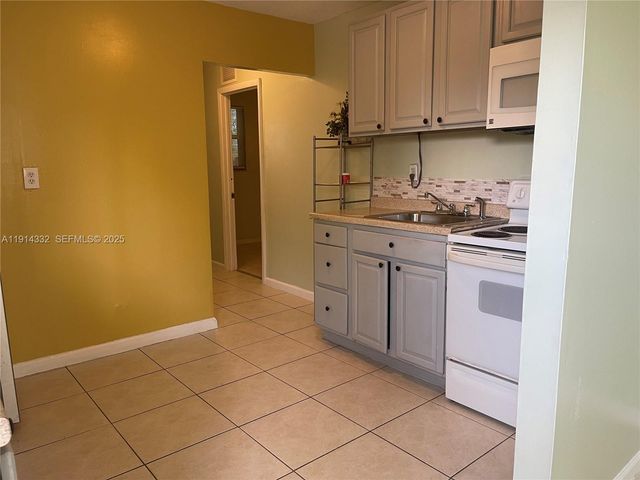 428 NW 16th Ave, Fort Lauderdale, FL 33311