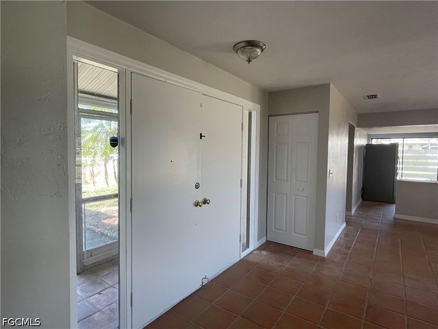 4003 SE 2nd AVE, Cape Coral, FL 33904