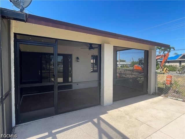 4003 SE 2nd AVE, Cape Coral, FL 33904