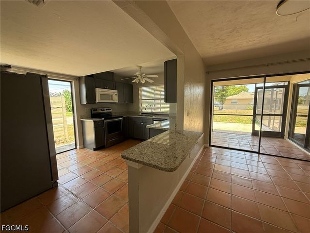 4003 SE 2nd AVE, Cape Coral, FL 33904