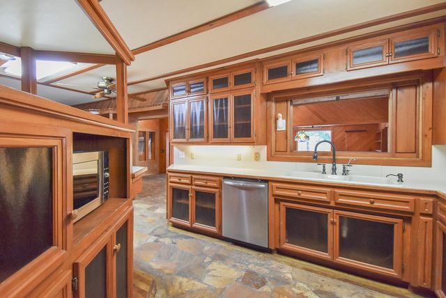 3107 Myatt Lane, El Campo, TX 77437