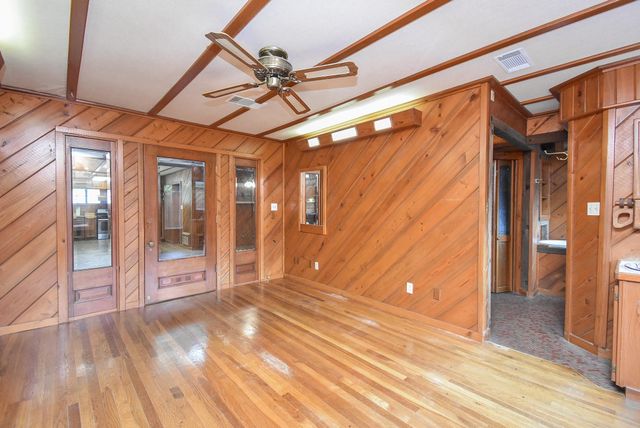 3107 Myatt Lane, El Campo, TX 77437