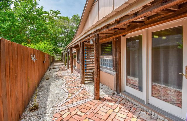 3107 Myatt Lane, El Campo, TX 77437