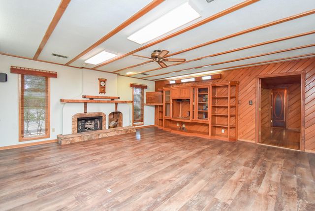 3107 Myatt Lane, El Campo, TX 77437