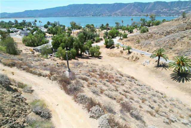 1 Palm Drive, Lake Elsinore, CA 92530