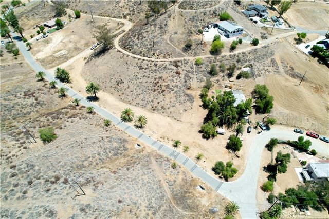 1 Palm Drive, Lake Elsinore, CA 92530