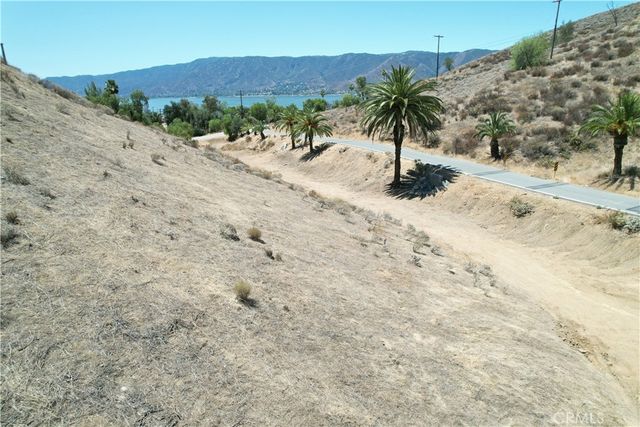 1 Palm Drive, Lake Elsinore, CA 92530