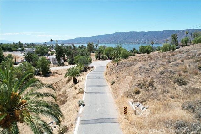 1 Palm Drive, Lake Elsinore, CA 92530