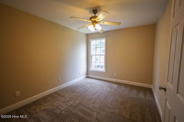 10 London Way, Spring Lake, NC 28390