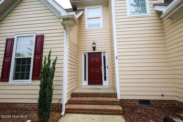 10 London Way, Spring Lake, NC 28390