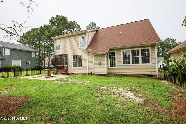 10 London Way, Spring Lake, NC 28390