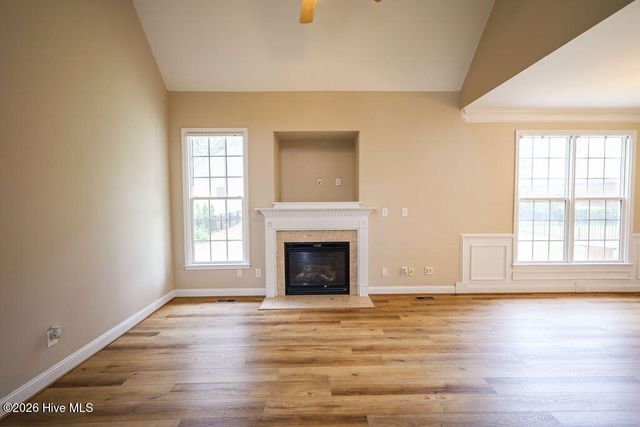 10 London Way, Spring Lake, NC 28390